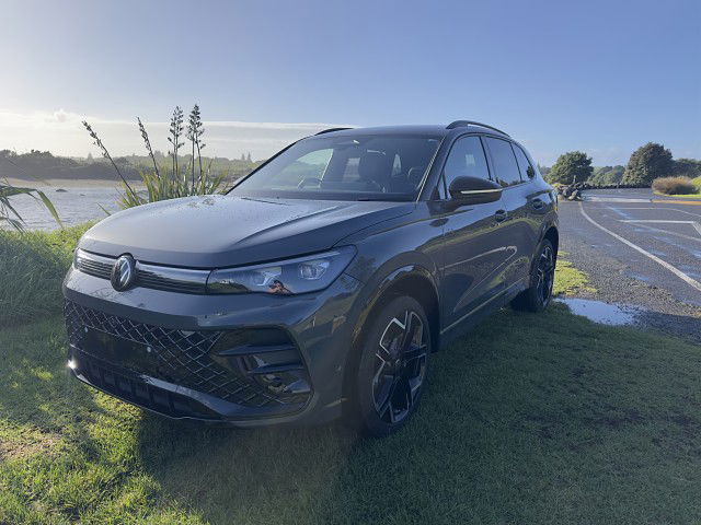 2025 Volkswagen Tiguan R-Line AWD
