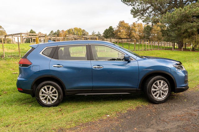 2022 Nissan X-Trail ST 2WD 7 seater