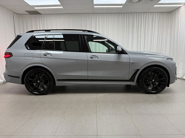 2025 BMW X7 22EN xDrive40d