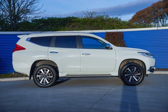 2017 Mitsubishi Pajero Sport VRX 2.4D/4WD/8AT