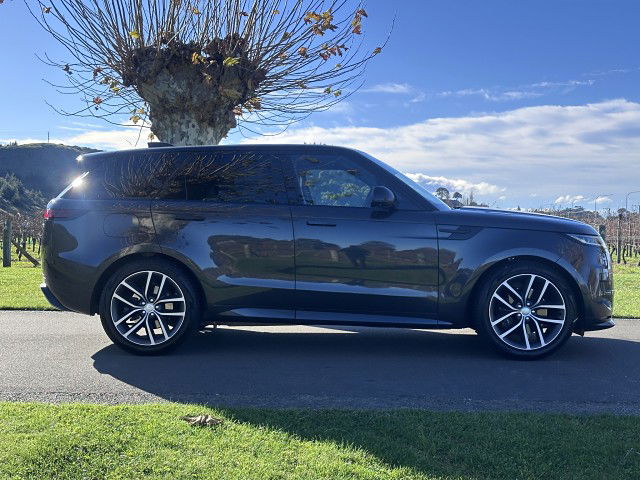 2023 Land Rover Range Rover Sport D300 Dynamic SE