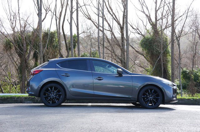 2016 Mazda 3 SP25 2.5P Hatch - MANUAL