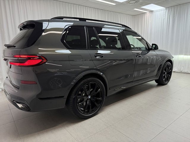 2025 BMW X7 22EN xDrive40d