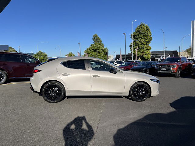 2025 Mazda 3 SP25 2.5L