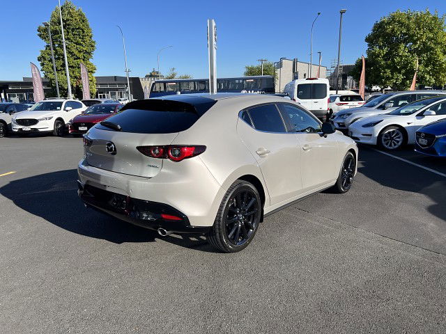 2025 Mazda 3 SP25 2.5L