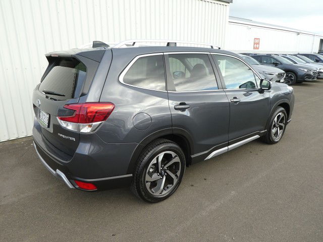 2024 Subaru Forester Premium 2.5