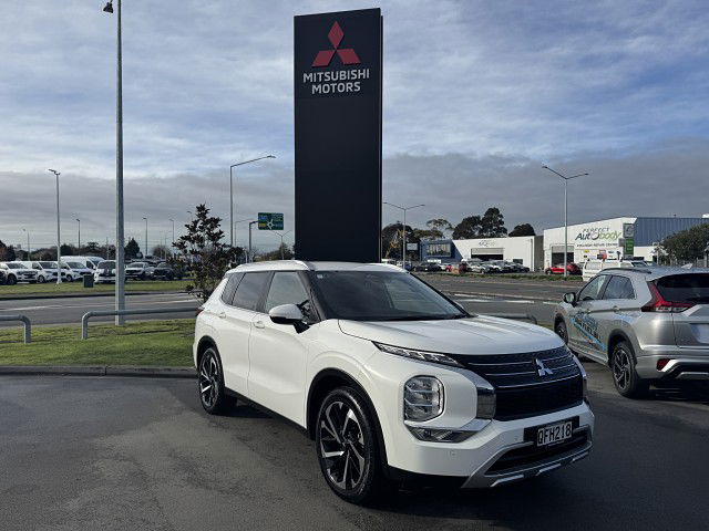 2023 Mitsubishi Outlander XLS 2.5P/4WD/CVT