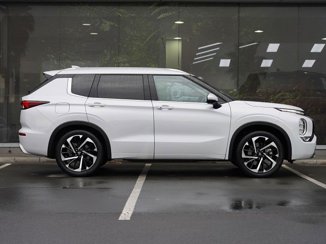 2024 Mitsubishi Outlander VRX 2.5 PETROL 4WD 7 SEAT SUV