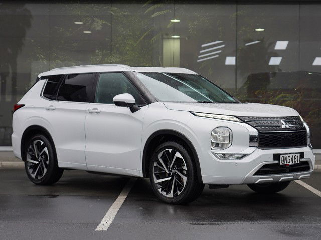 2024 Mitsubishi Outlander VRX 2.5 PETROL 4WD 7 SEAT SUV