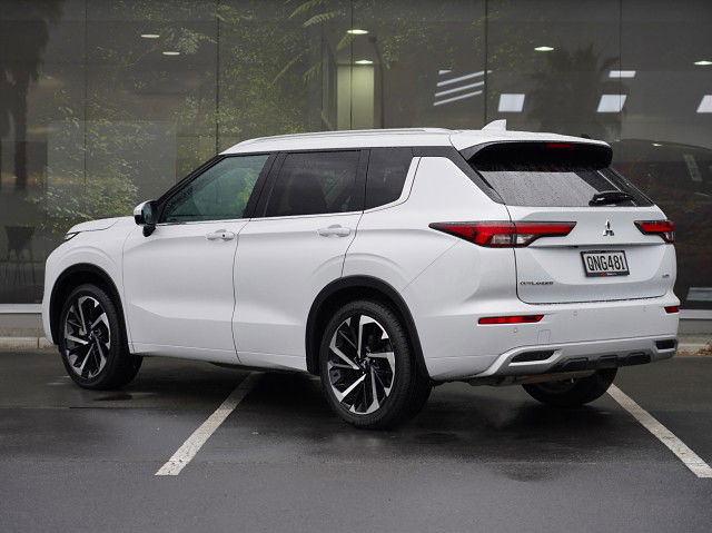 2024 Mitsubishi Outlander VRX 2.5 PETROL 4WD 7 SEAT SUV