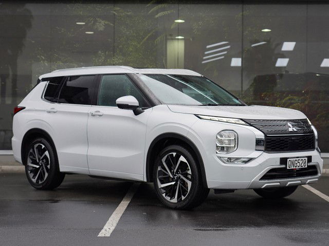 2024 Mitsubishi Outlander VRX 2.5 PETROL 4WD 7 SEAT SUV