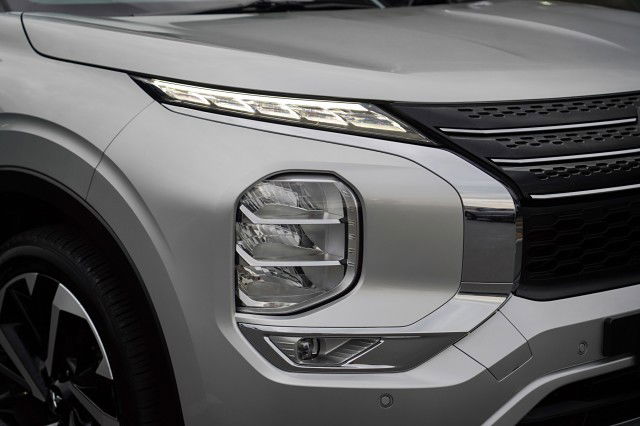 2024 Mitsubishi Outlander VRX 2.5 PETROL 4WD 7 SEAT SUV