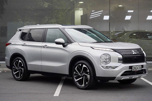 2024 Mitsubishi Outlander VRX 2.5 PETROL 4WD 7 SEAT SUV