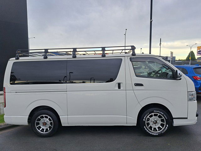 2020 Toyota Hiace 2.8D