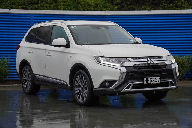 2021 Mitsubishi Outlander LS 2.4P 4x4 7-seats