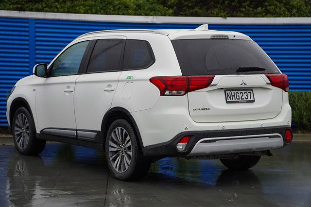 2021 Mitsubishi Outlander LS 2.4P 4x4 7-seats