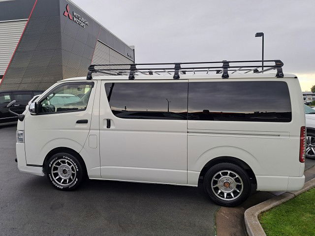 2020 Toyota Hiace 2.8D