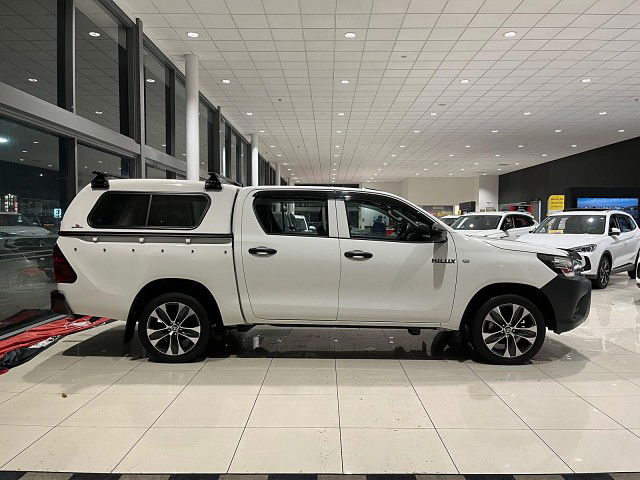 2022 Toyota Hilux Wm Dc 2.7P/6At