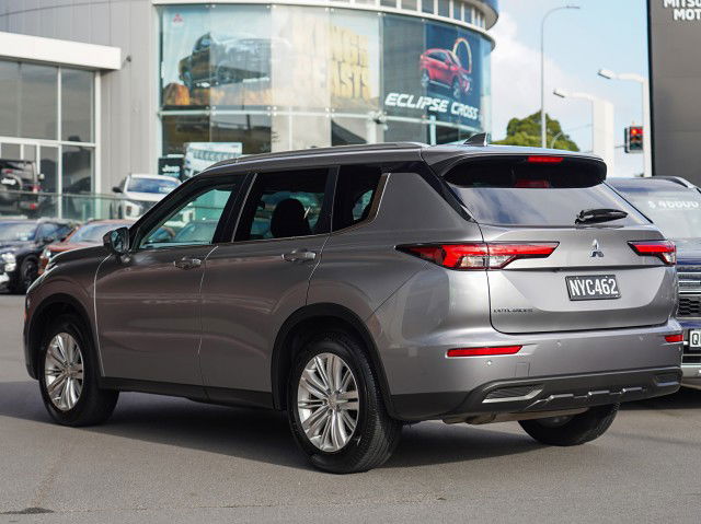 2022 Mitsubishi Outlander LS 2.5P 2WD
