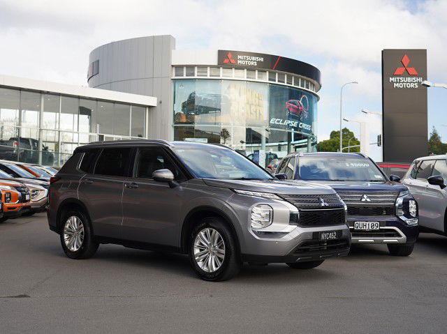 2022 Mitsubishi Outlander LS 2.5P 2WD