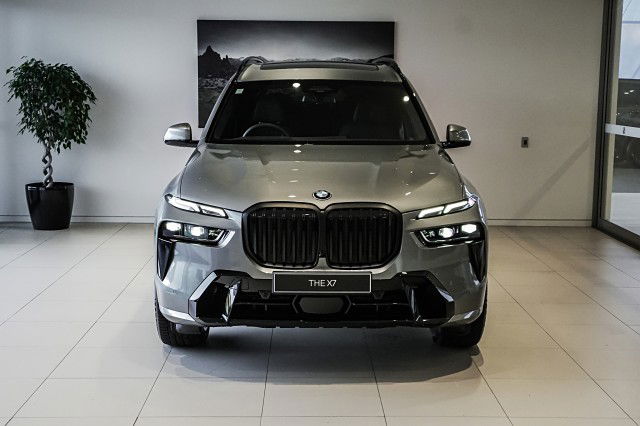 2025 BMW X7 xDrive40d