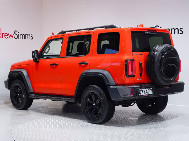 2025 GWM Tank 300 LUX 2.0P 4WD 8AT 5Dr SUV