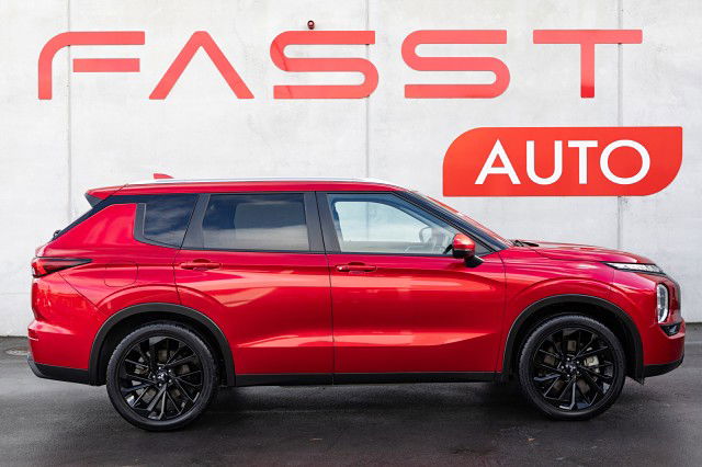 2023 Mitsubishi Outlander XLS 2.5P/CVT