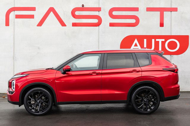 2023 Mitsubishi Outlander XLS 2.5P/CVT