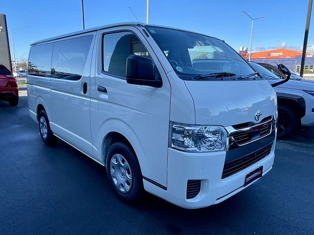2025 Toyota Hiace GL SPEC 5DR PETROL BRAND NEW