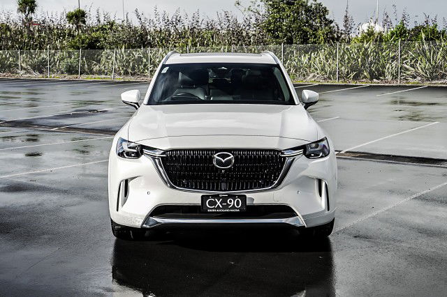 2025 Mazda CX-90 A AWD Takami 3.3l MHEV 8AT