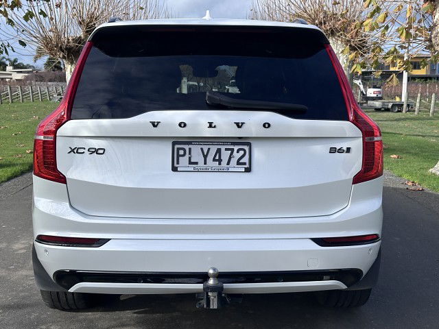 2022 Volvo XC90 B6 AWD Ultimate Dark (R-Design)