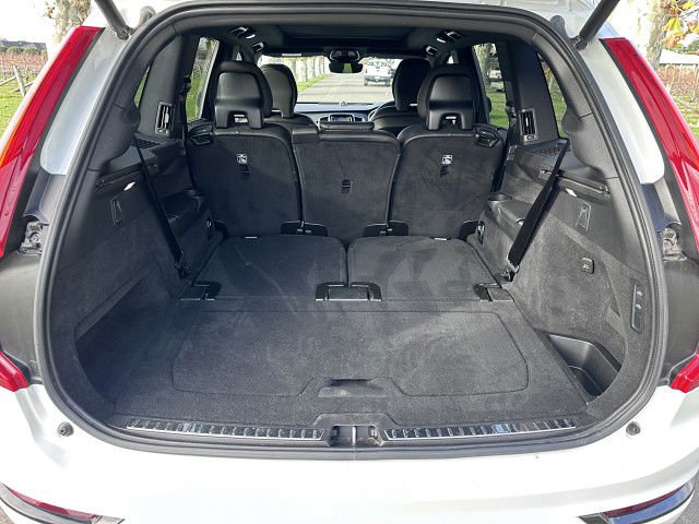 2022 Volvo XC90 B6 AWD Ultimate Dark (R-Design)