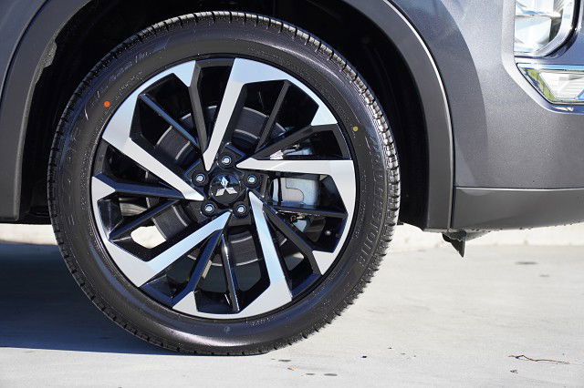 2025 Mitsubishi Outlander 2.5P XLS 2WD