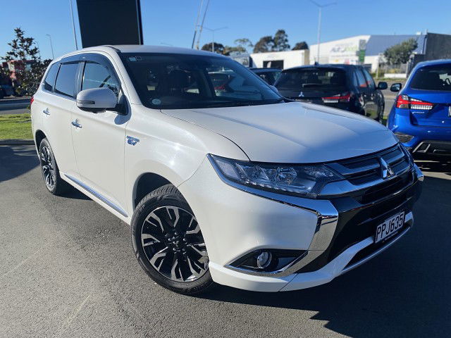 2015 Mitsubishi Outlander Phev