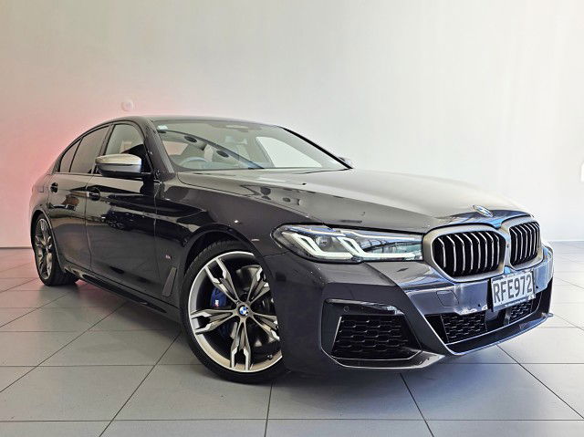 2023 BMW M550i xDrive Sedan M Performance