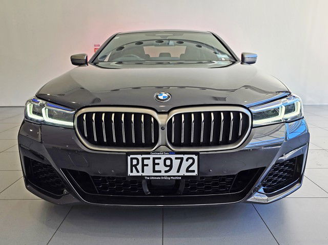 2023 BMW M550i xDrive Sedan M Performance