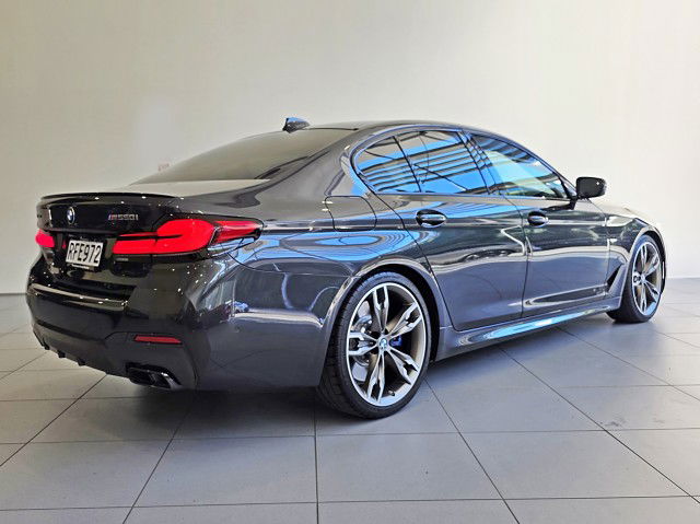 2023 BMW M550i xDrive Sedan M Performance