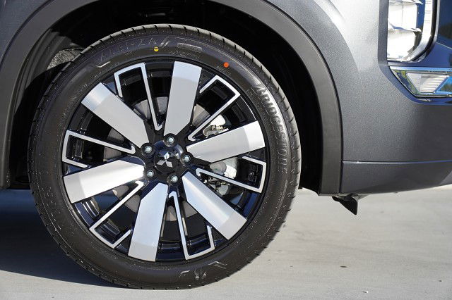 2025 Mitsubishi Outlander 2.5P VRX 4WD CVT
