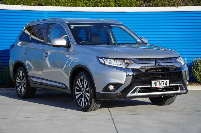 2021 Mitsubishi Outlander LS 2.4P 4x4 7-seats