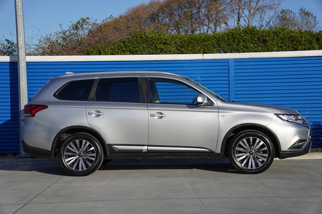 2021 Mitsubishi Outlander LS 2.4P 4x4 7-seats