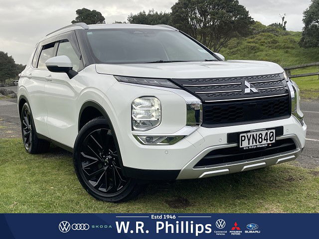 2023 Mitsubishi Outlander XLS 4WD