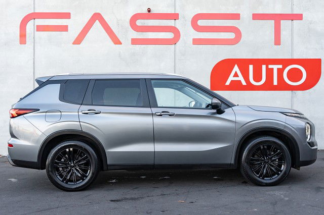 2023 Mitsubishi Outlander LS 2.5P/CVT