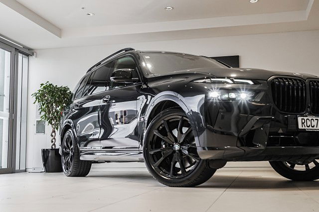 2025 BMW X7 M60i 4.4Pt/4Wd/8At