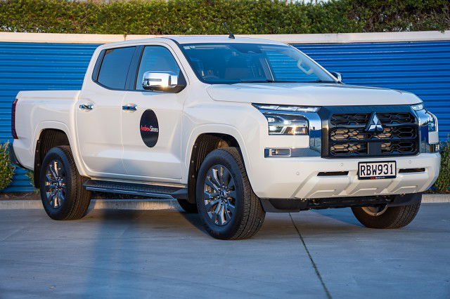 2025 Mitsubishi Triton GLX-R 4x4 6-sp auto