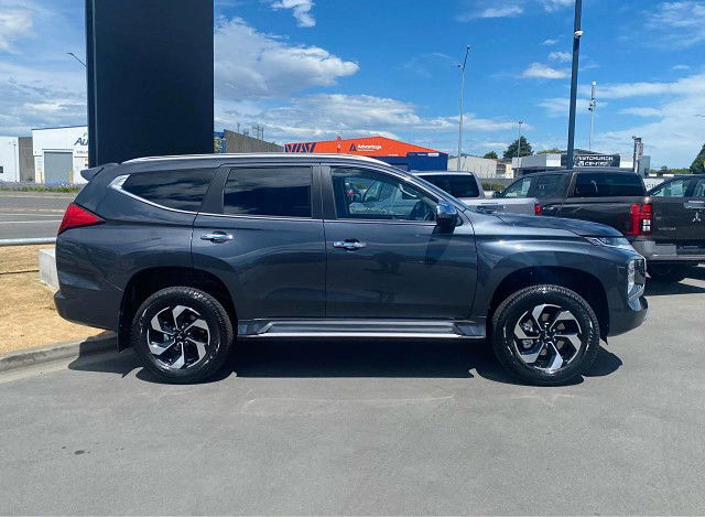 2025 Mitsubishi Pajero Sport 2.4D VRX 4WD 8AT