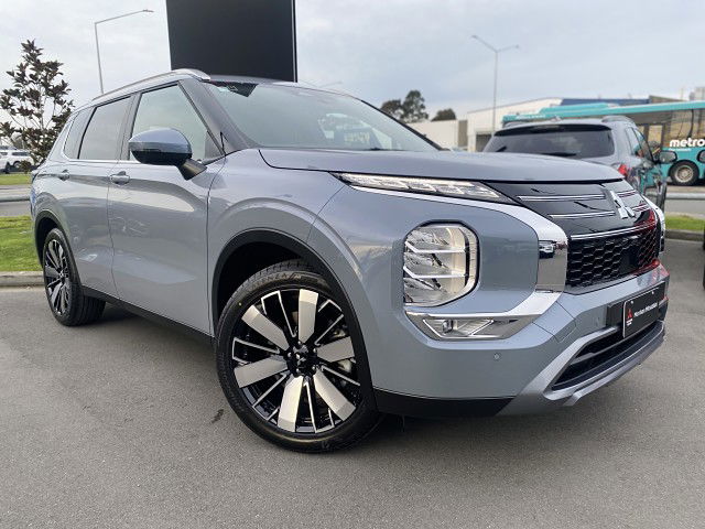 2025 Mitsubishi Outlander 2.5P XLS 4WD CVT