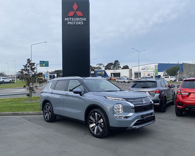 2025 Mitsubishi Outlander 2.5P XLS 4WD CVT
