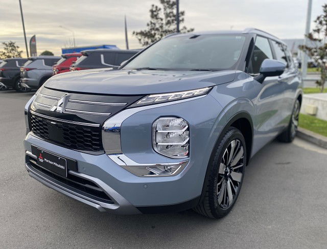 2025 Mitsubishi Outlander 2.5P XLS 4WD CVT