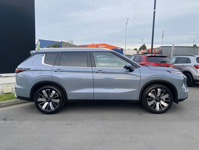 2025 Mitsubishi Outlander 2.5P XLS 4WD CVT