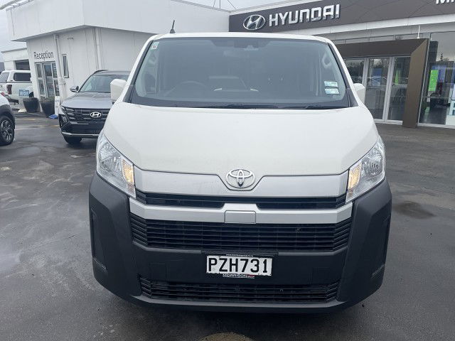 2023 Toyota Hiace Zr Gvn 2.8Dt/6Mt